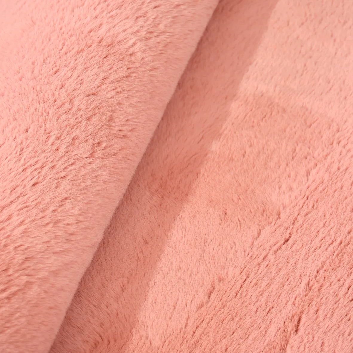 Yüksek Kalite Tavşan Poly Peluş Halı - Ekstra Yumuşak ve Kaymaz